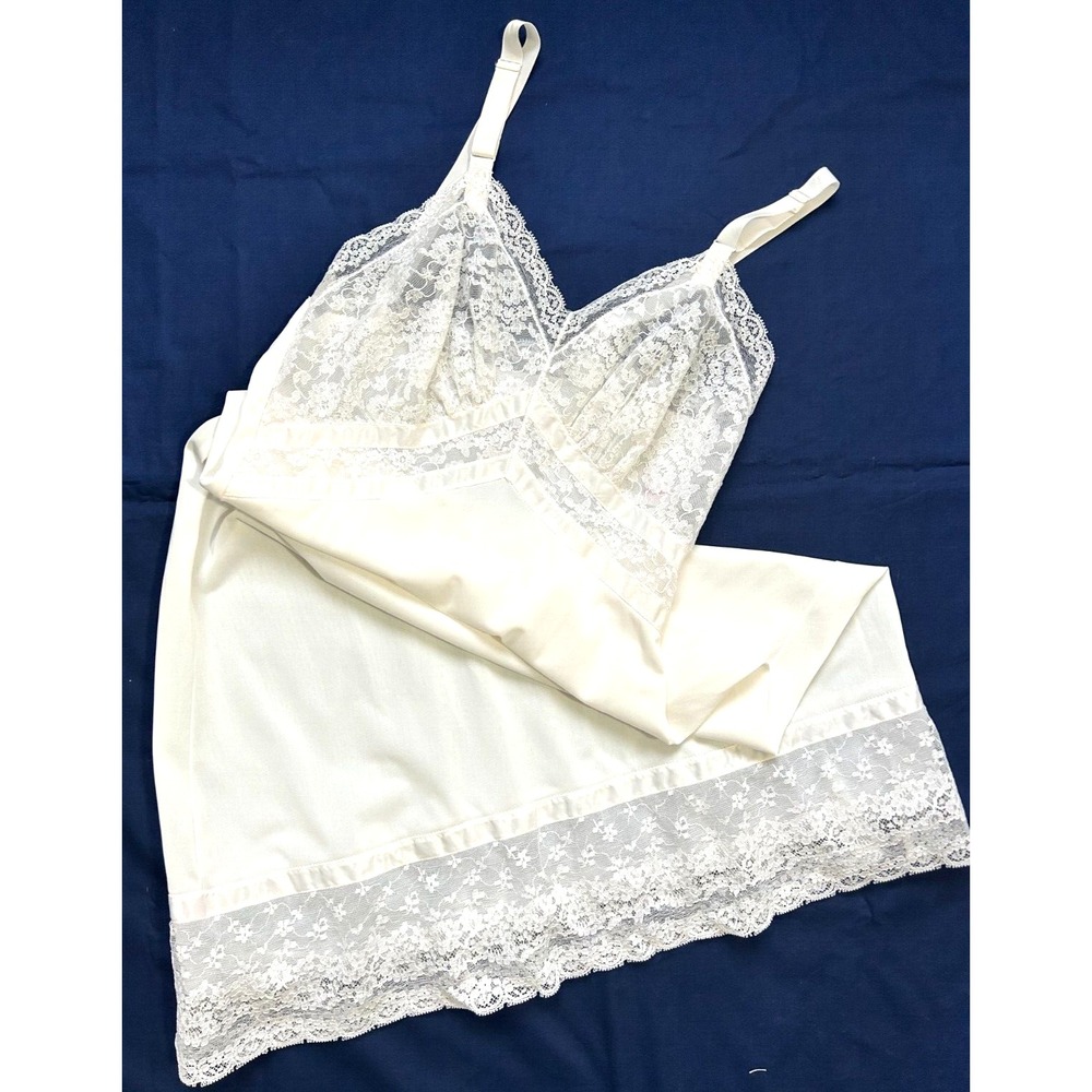 Vintage Seamprufe Lace Trim Nylon Full Slip USA White 32, XS Short EUC